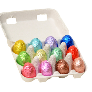 Paasdoosje met 12 verschillende paaseitjes paasbonbons